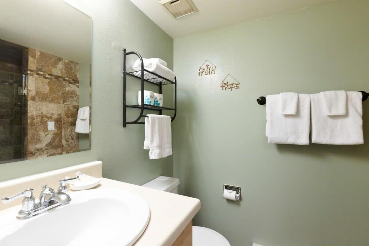 Downtown Chalet Close To Main St With Pool And Hot Tub Breckenridge Exterior photo