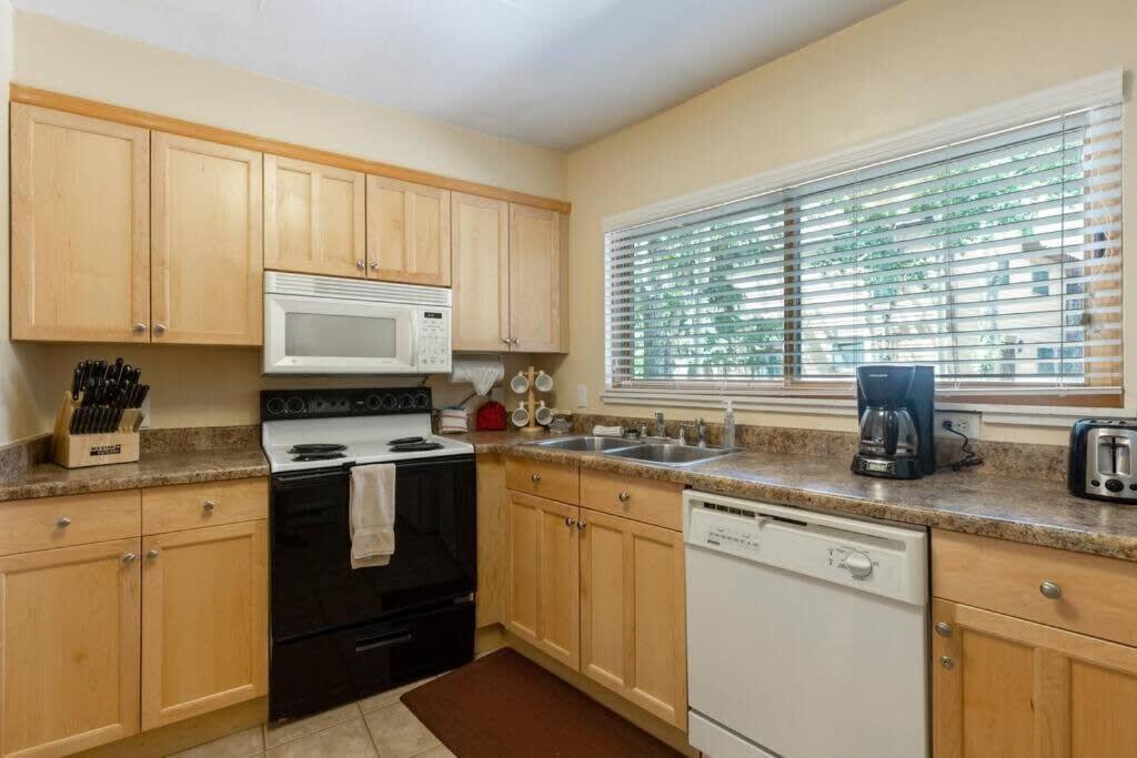 Downtown Chalet Close To Main St With Pool And Hot Tub Breckenridge Exterior photo